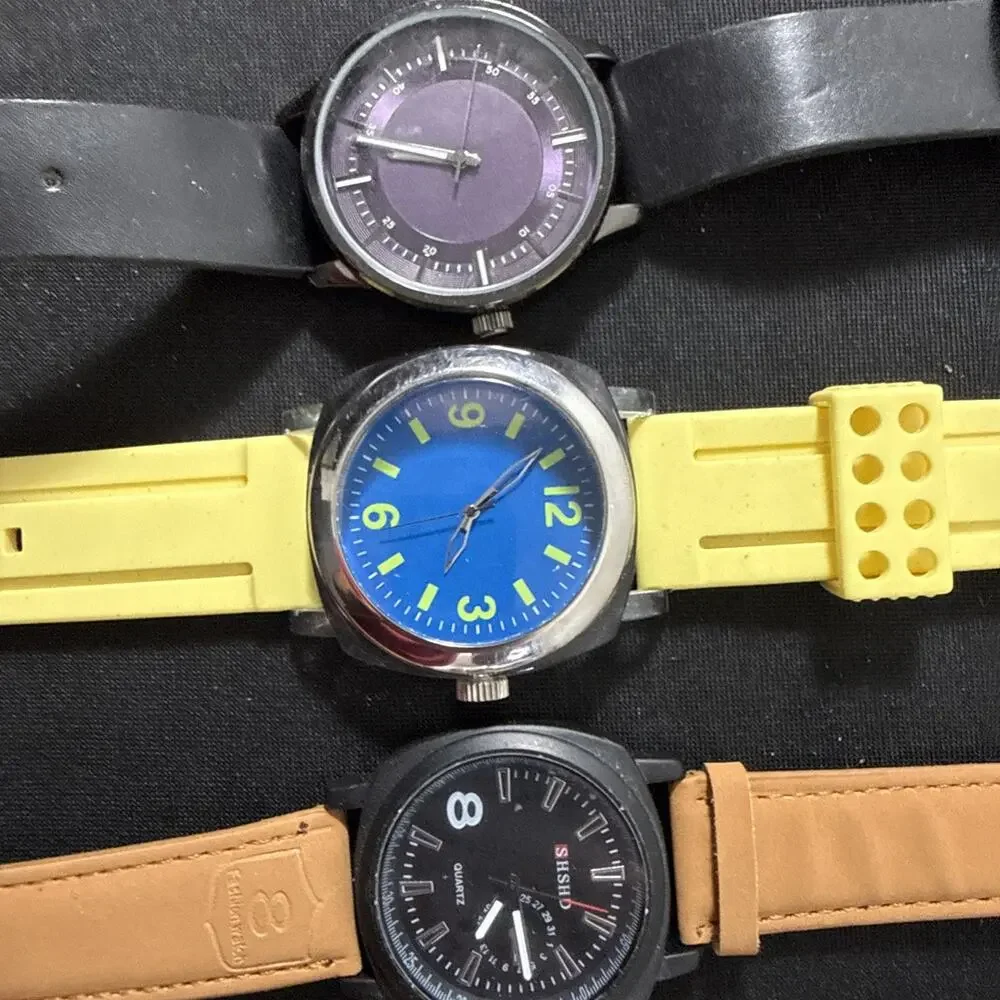 (A2) Bulk Lot Of 25 Watches Vintage And Modern Running On New Batteries!
